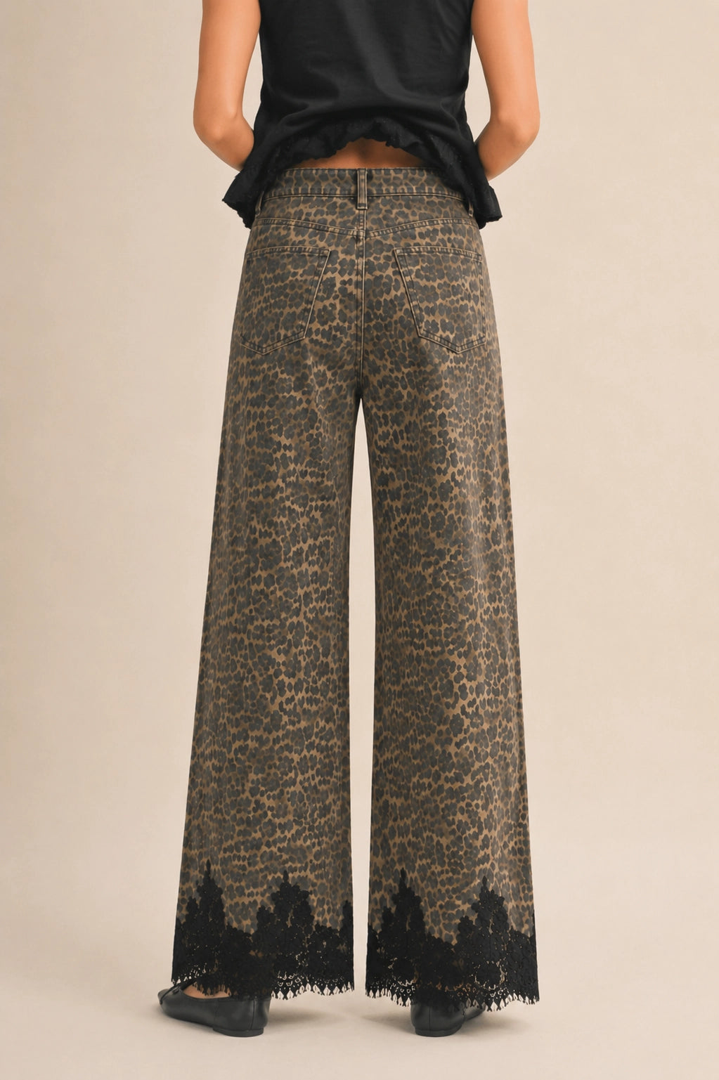 LEOPARD PRINT LACE HEM DENIM PANTS