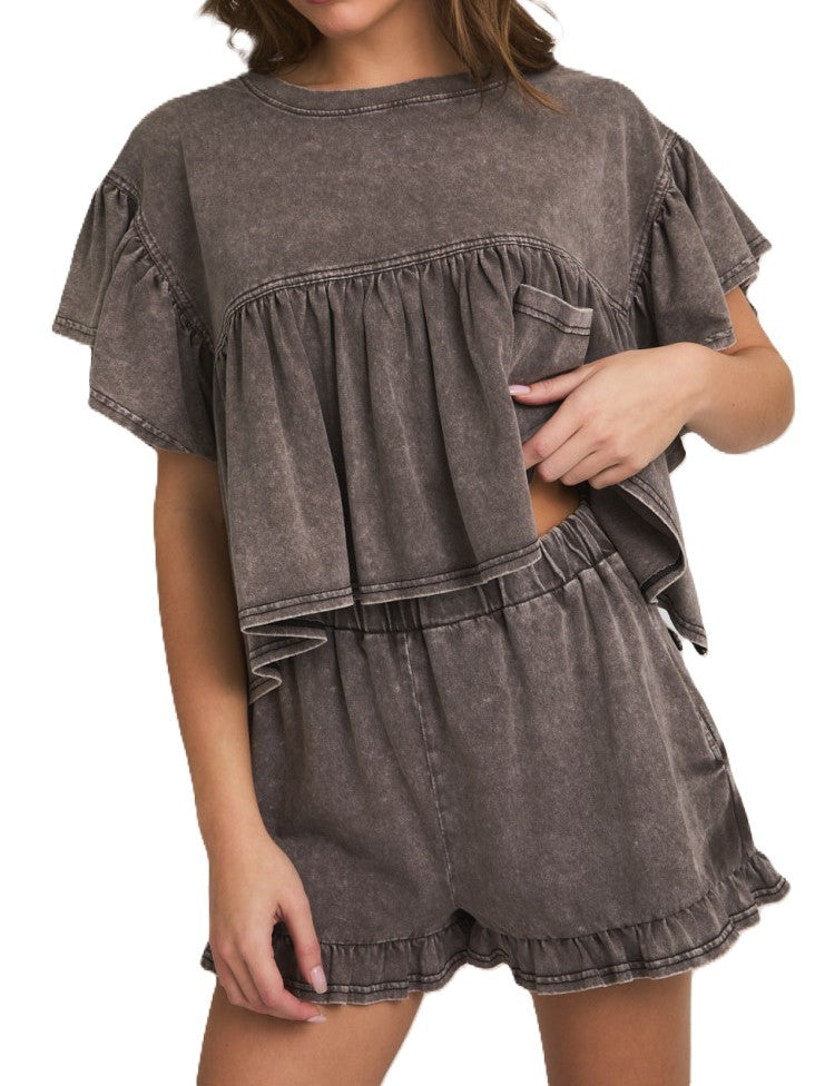OVERSIZED TOP WITH RUFFLE SLEEVE WITH SHORTS