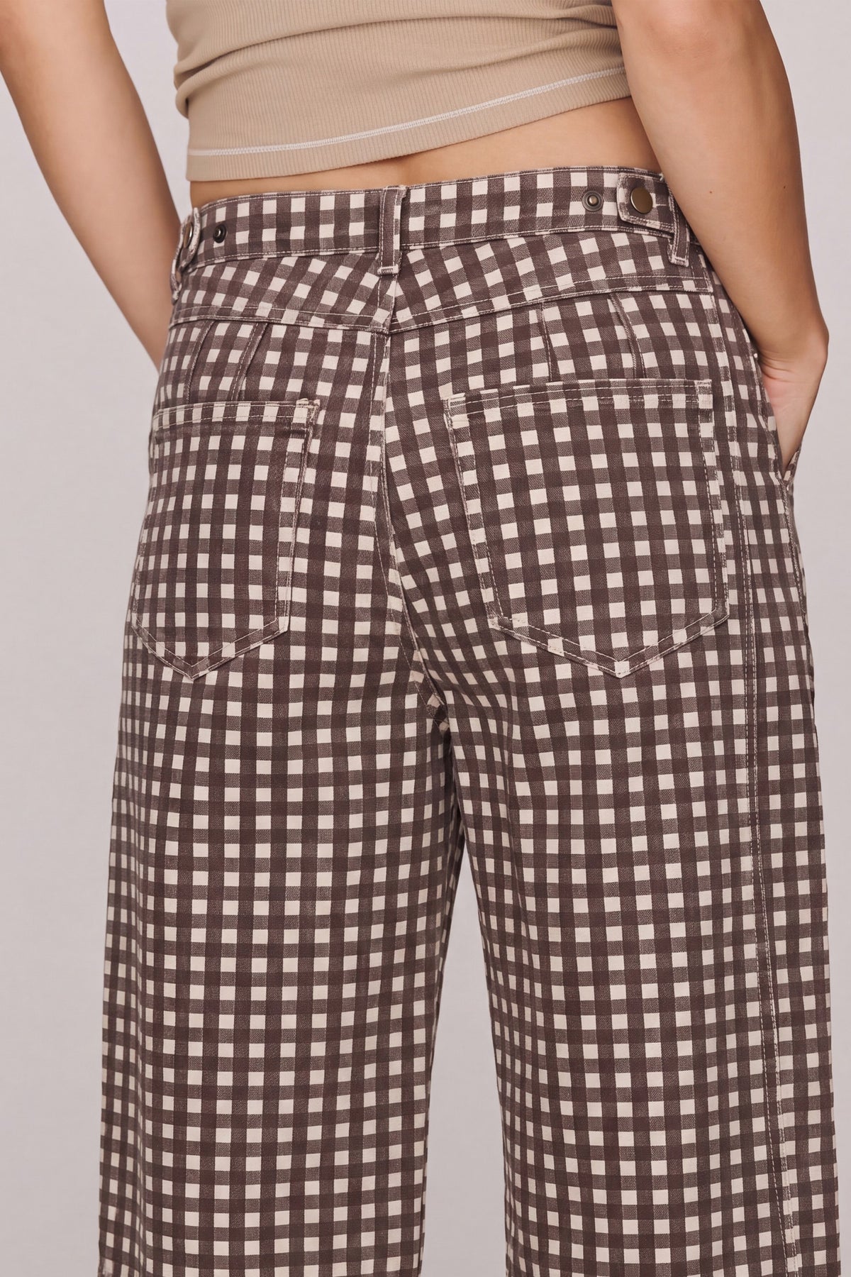 WASHED GINGHAM PRINT BARREL PANTS