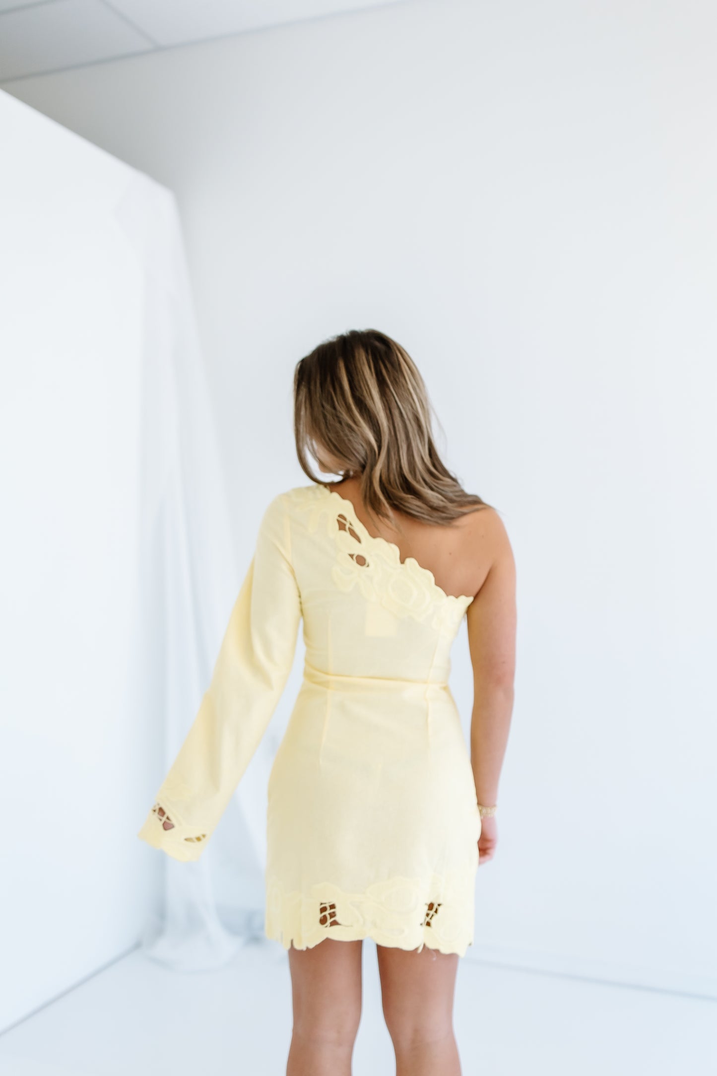 CLASSIC ONE SHOULDER MINI DRESS