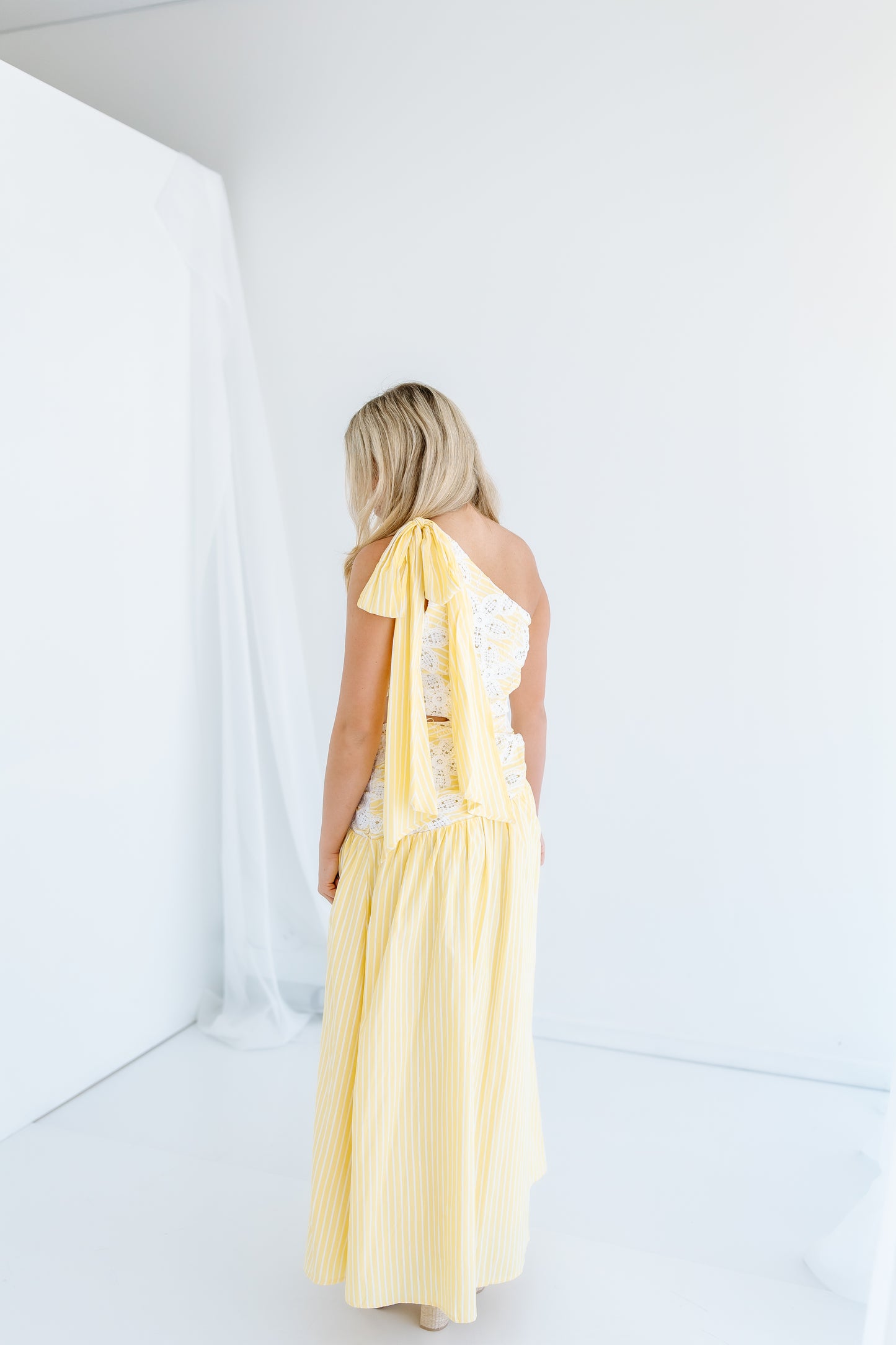 ONE SHOULDER SIDE CUT OUT MAXI DRESS