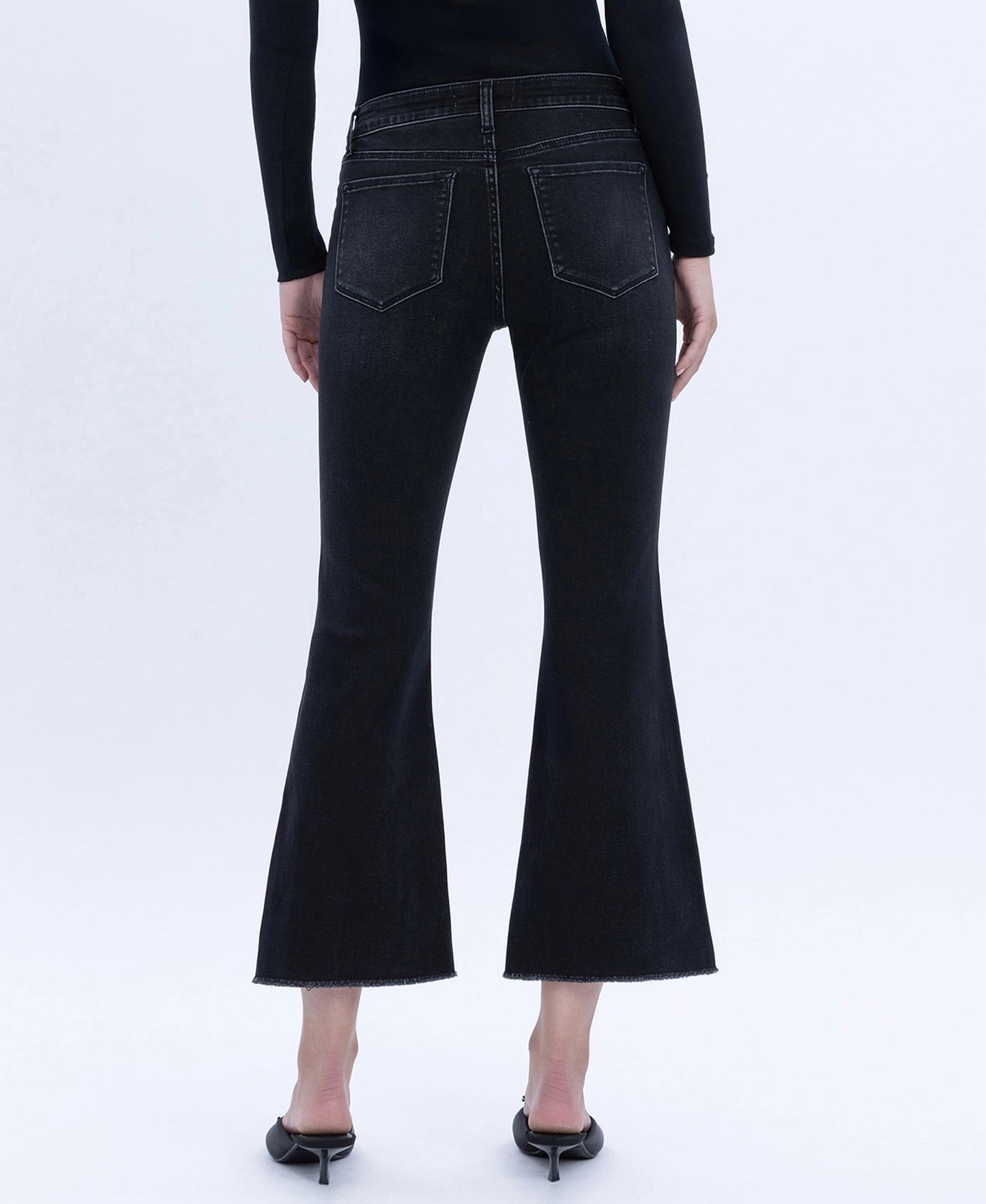 BLACK MID RISE CROP FLARE JEANS