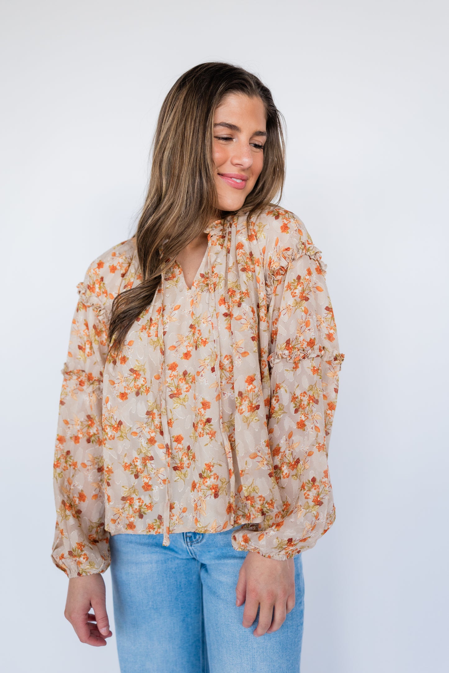 KEYHOLE RUFFLE NECK TOP