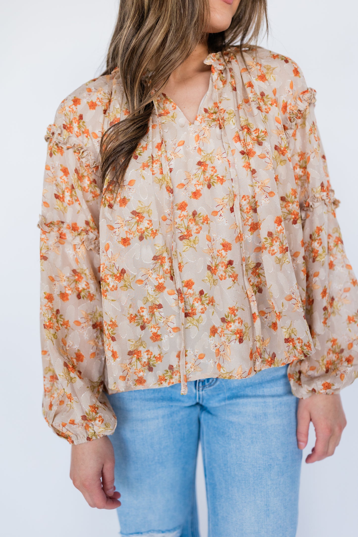 KEYHOLE RUFFLE NECK TOP