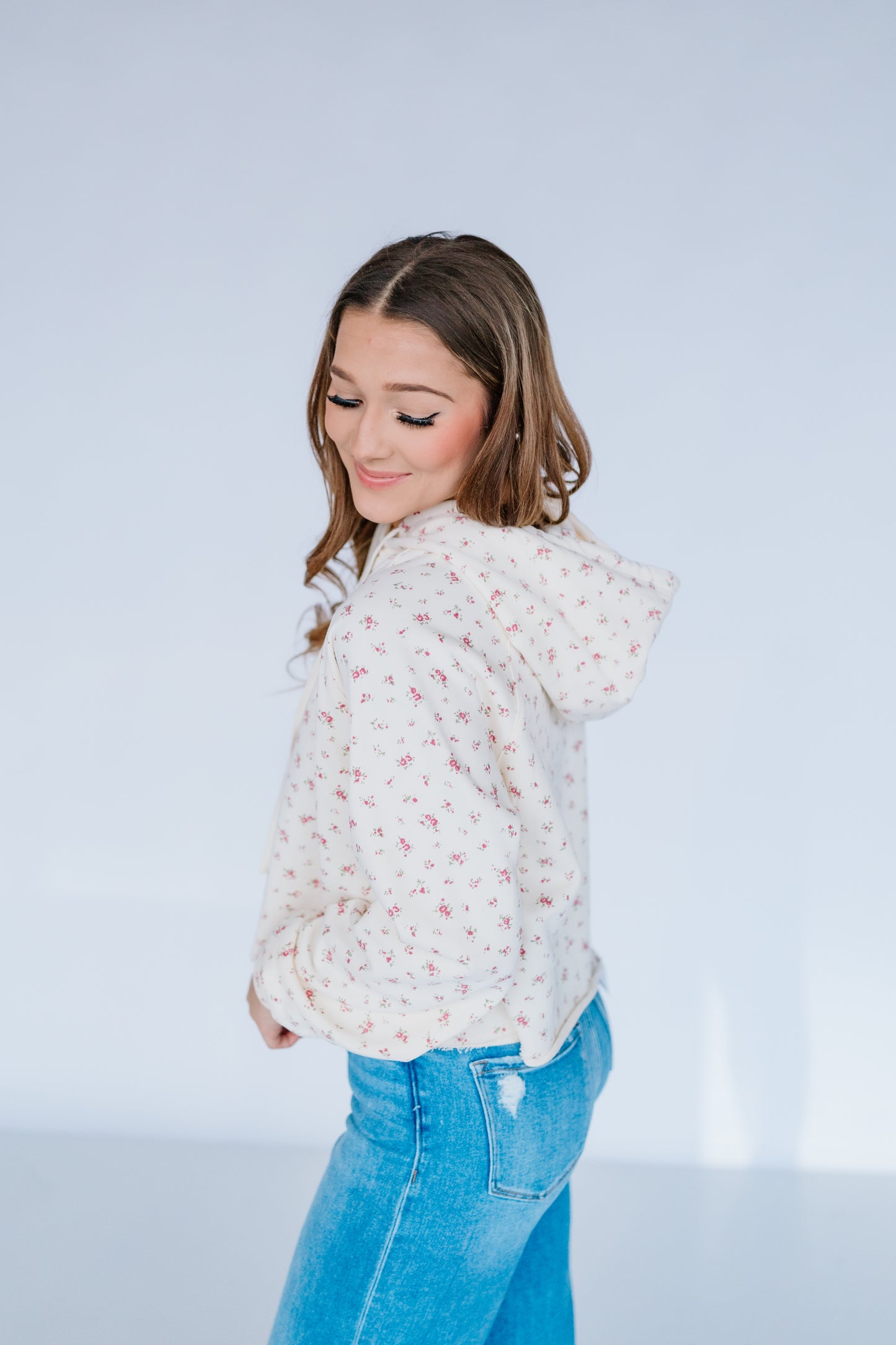 DELICATE PEONY FLORAL PULLOVER