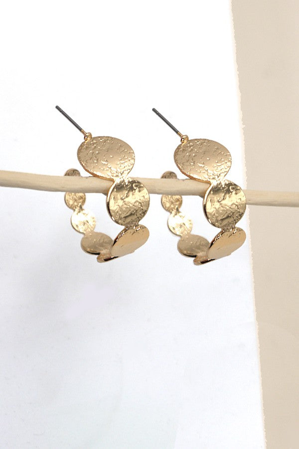 GOLD GRADUATED HOOP EARRINGS