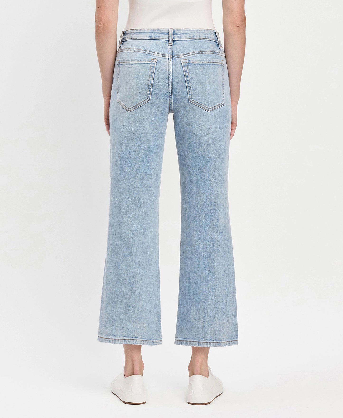 LIGHT WASH MID RISE DAD JEAN
