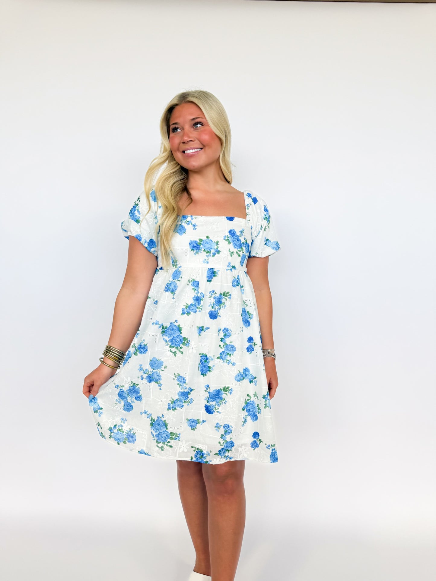 BACK SMOCKING FLORAL MINI DRESS