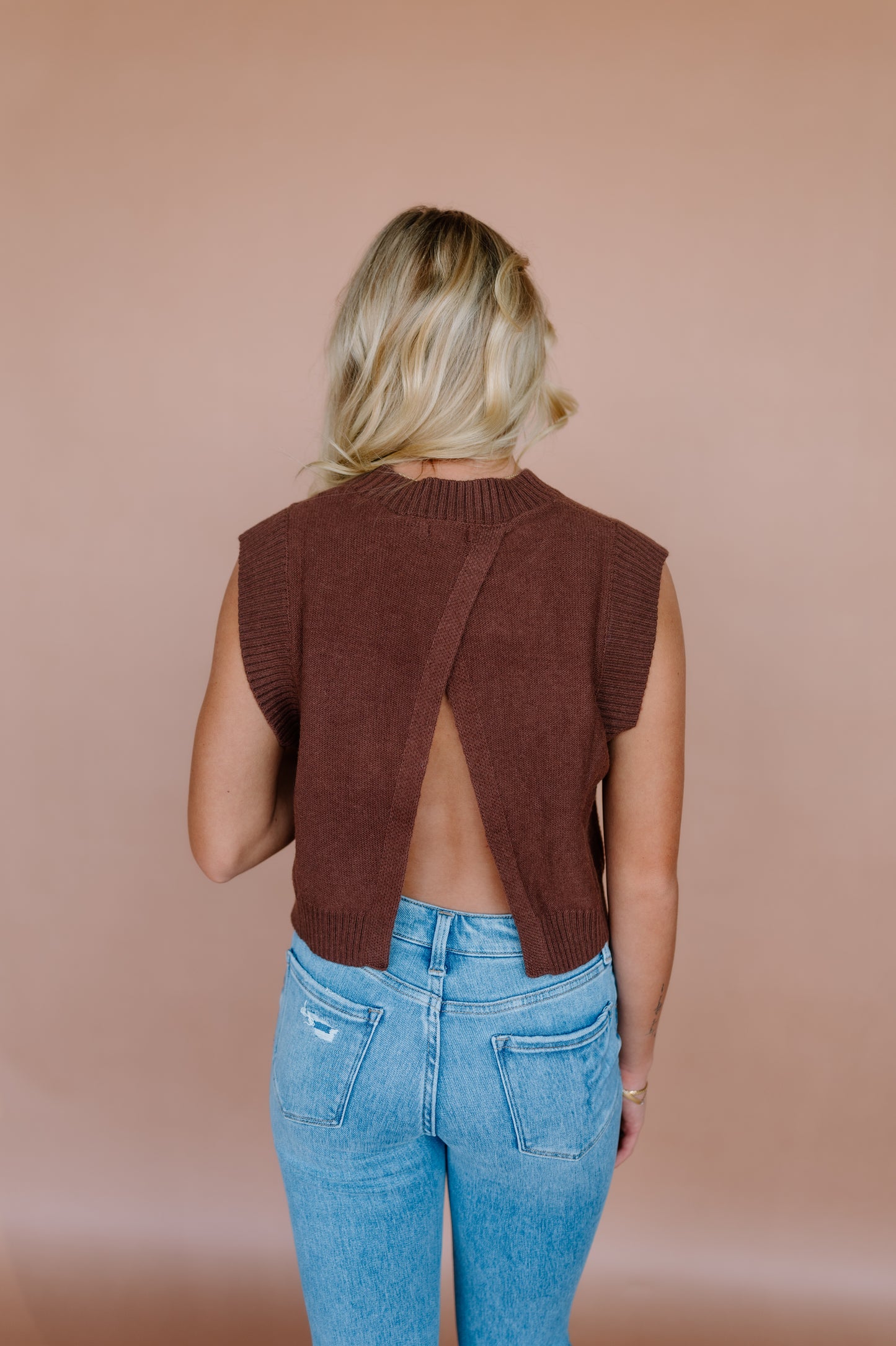 SOFT KNIT RIBBED EDGES VEST TOP