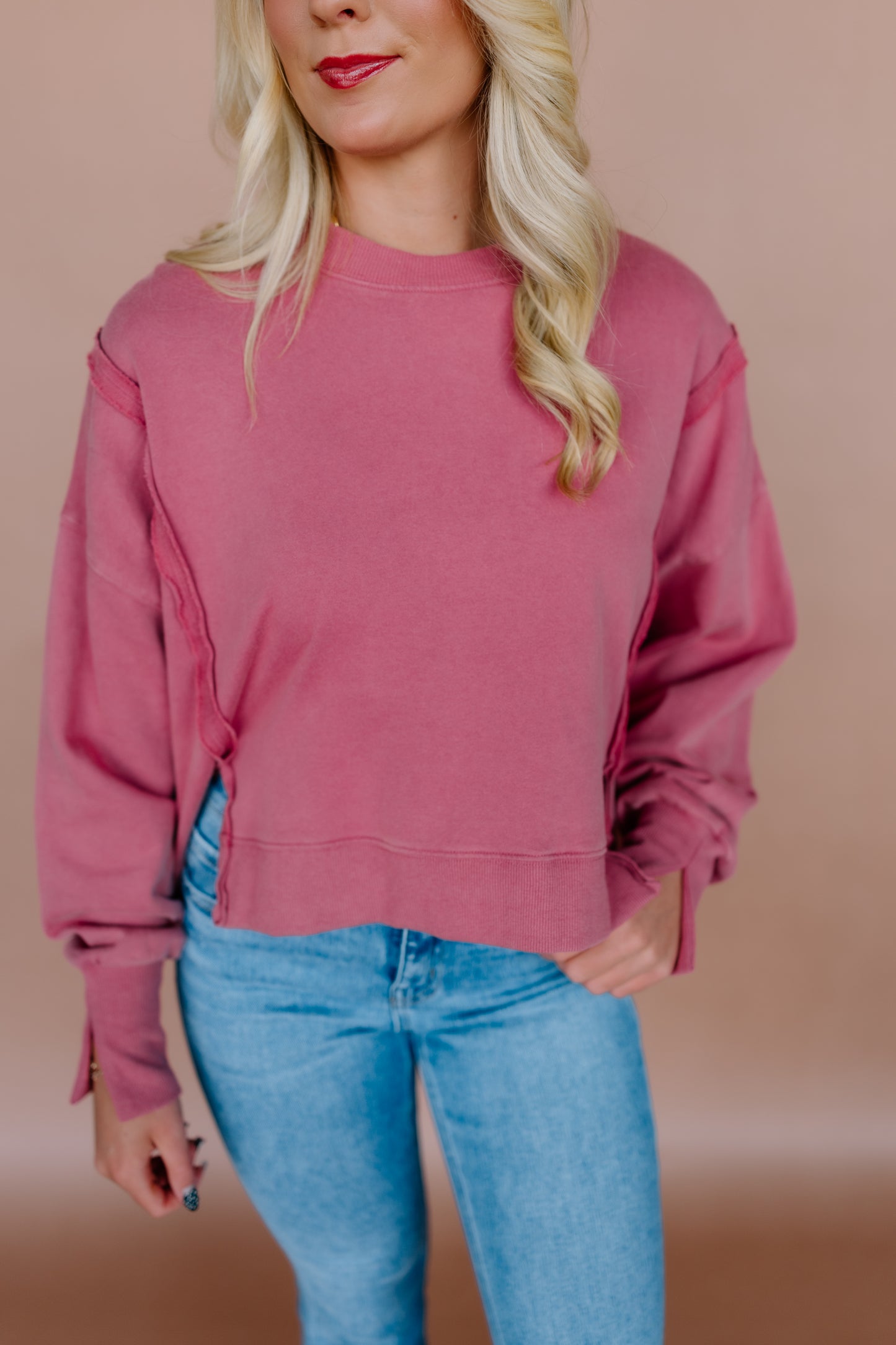 SCOOP NECKLINE CROPPED SWEATSHIRT