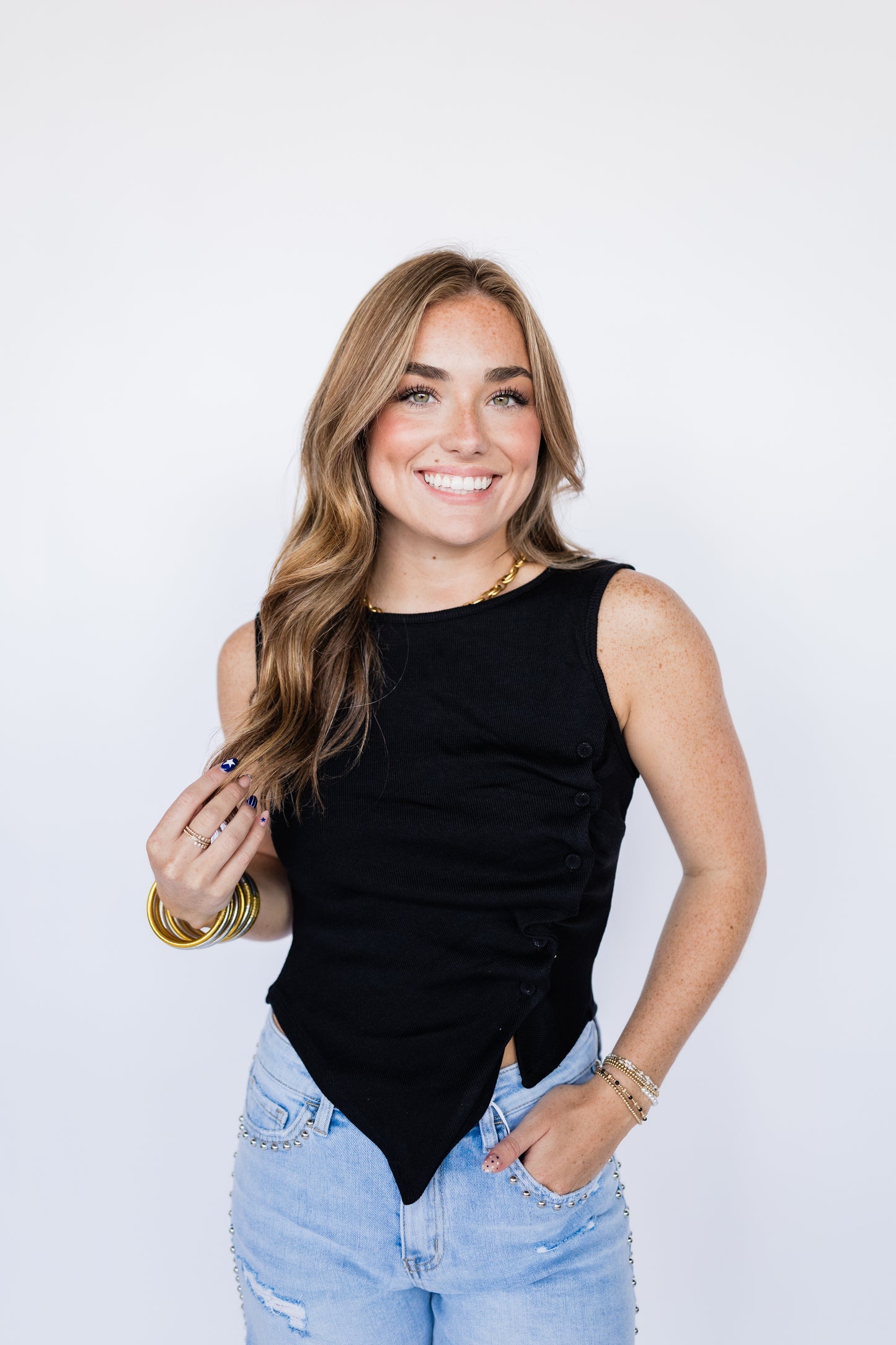 BUTTON DOWN DETAIL TANK
