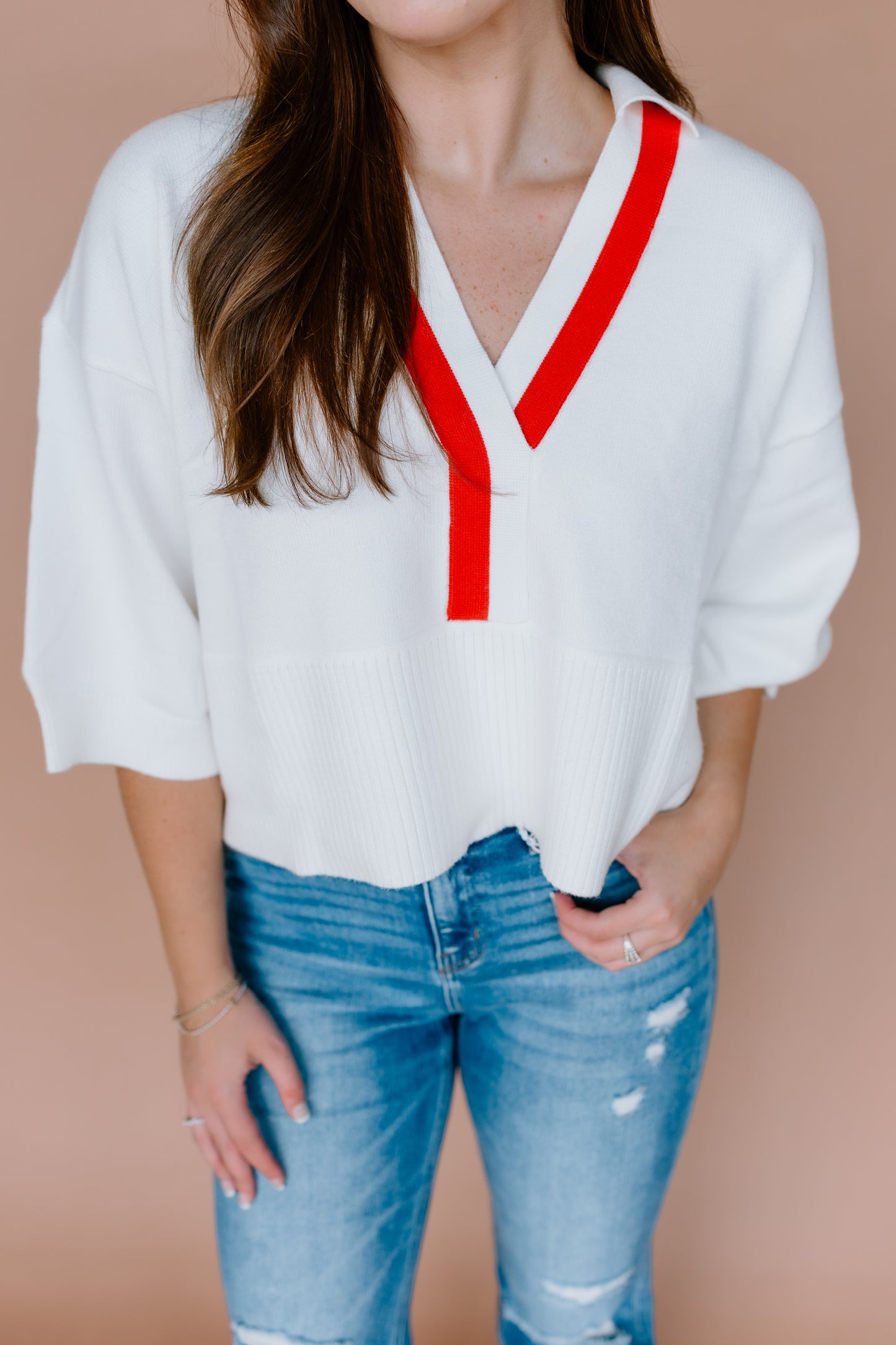 V-NECK COLOR TRIM SWEATER TOP