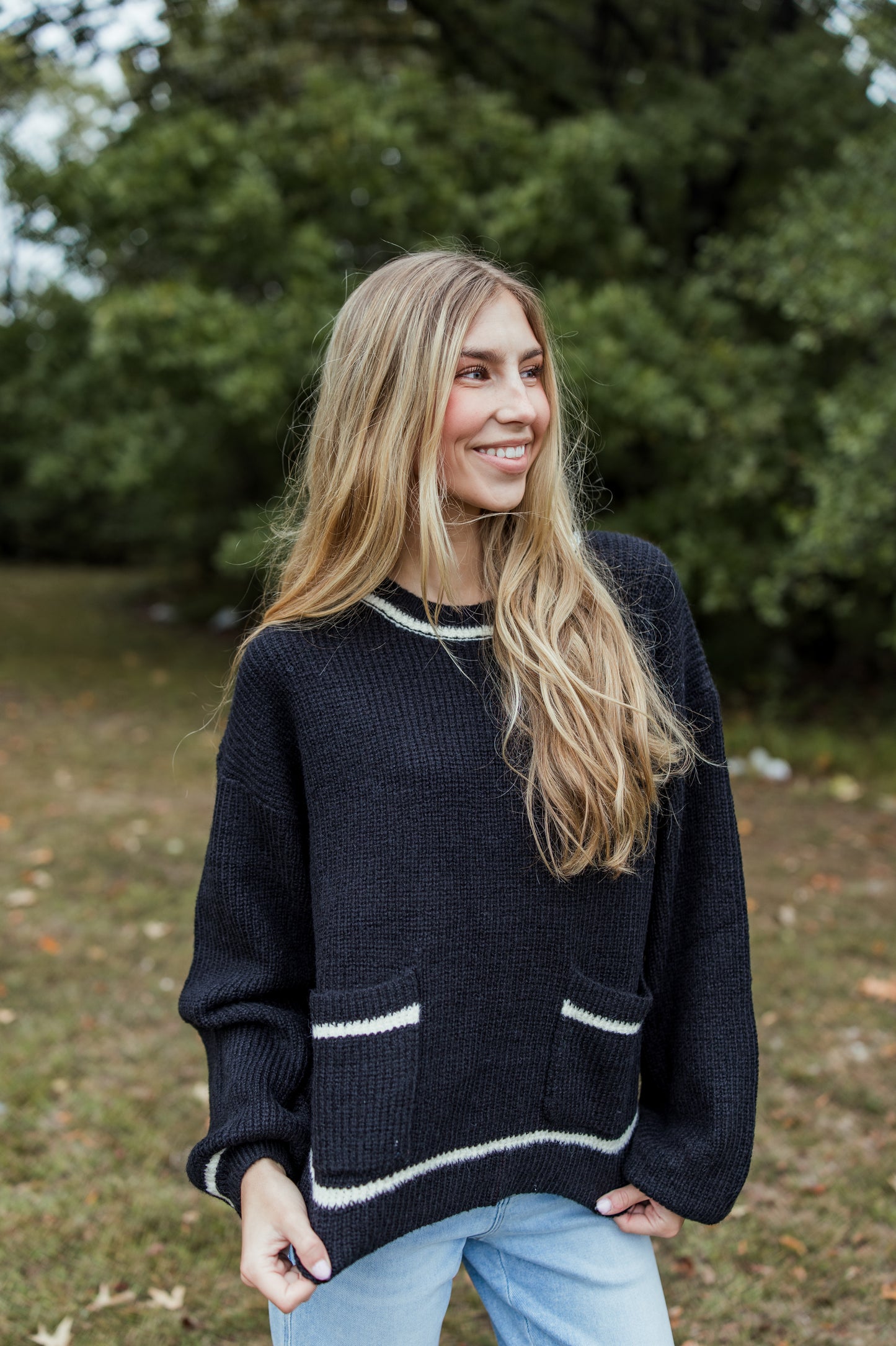 CREW NECK LONG SLEEVE DETAIL SWEATER