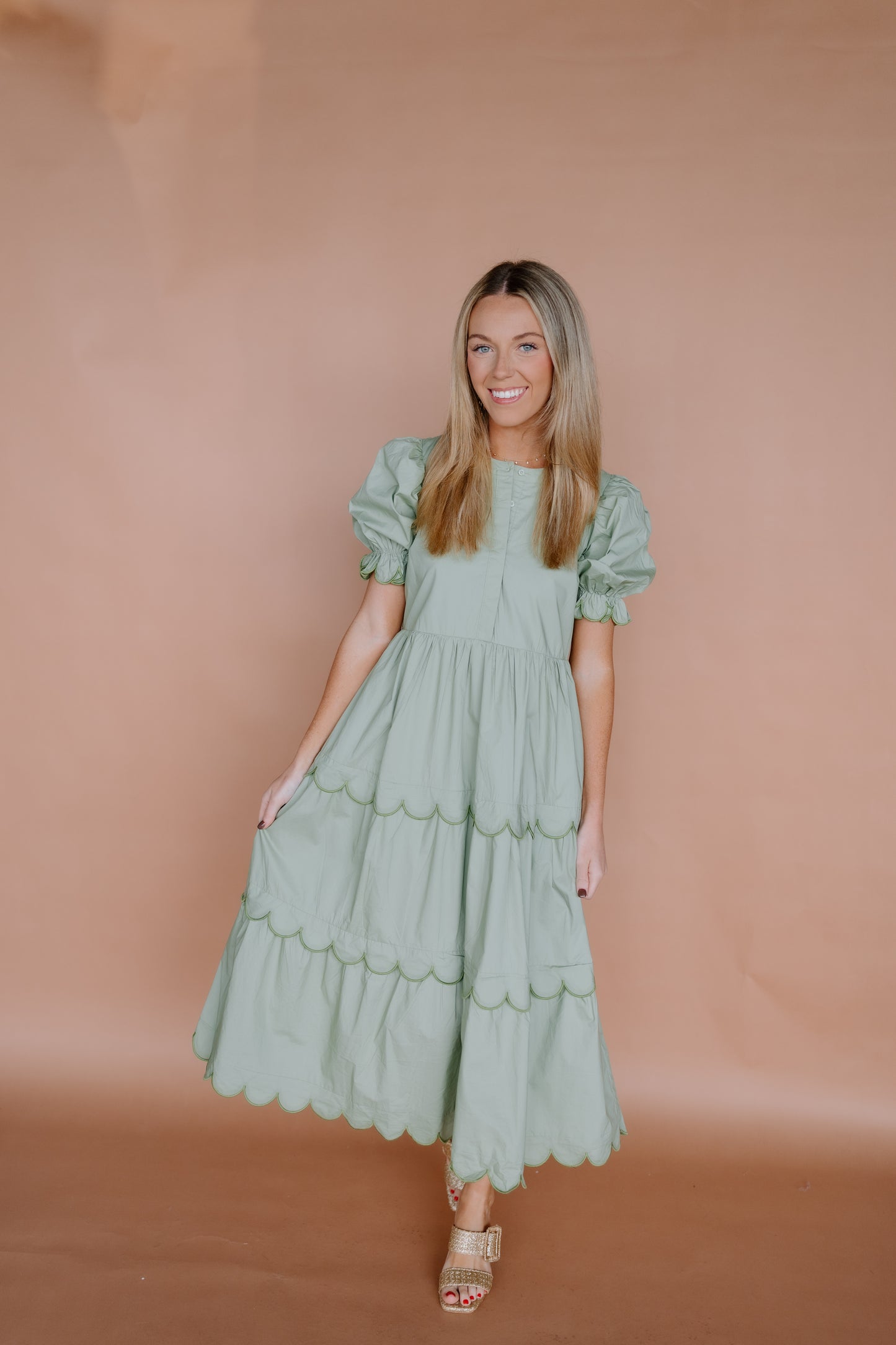 CONTRAST SCALLOP EDGE MIDI DRESS