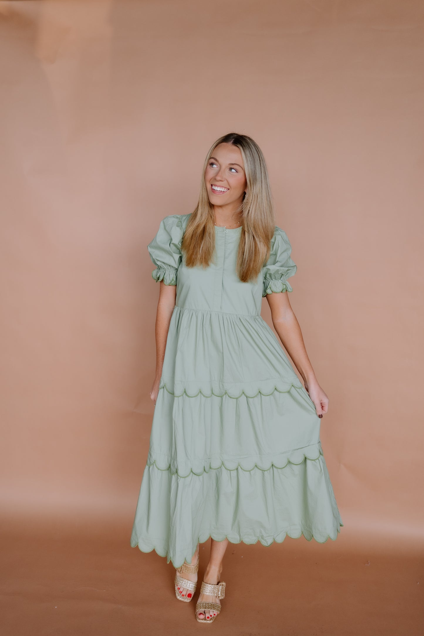 CONTRAST SCALLOP EDGE MIDI DRESS