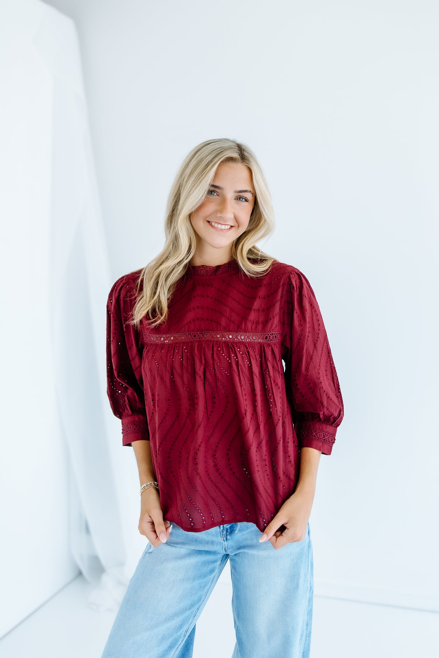 FLOWY CUT OUT TOP