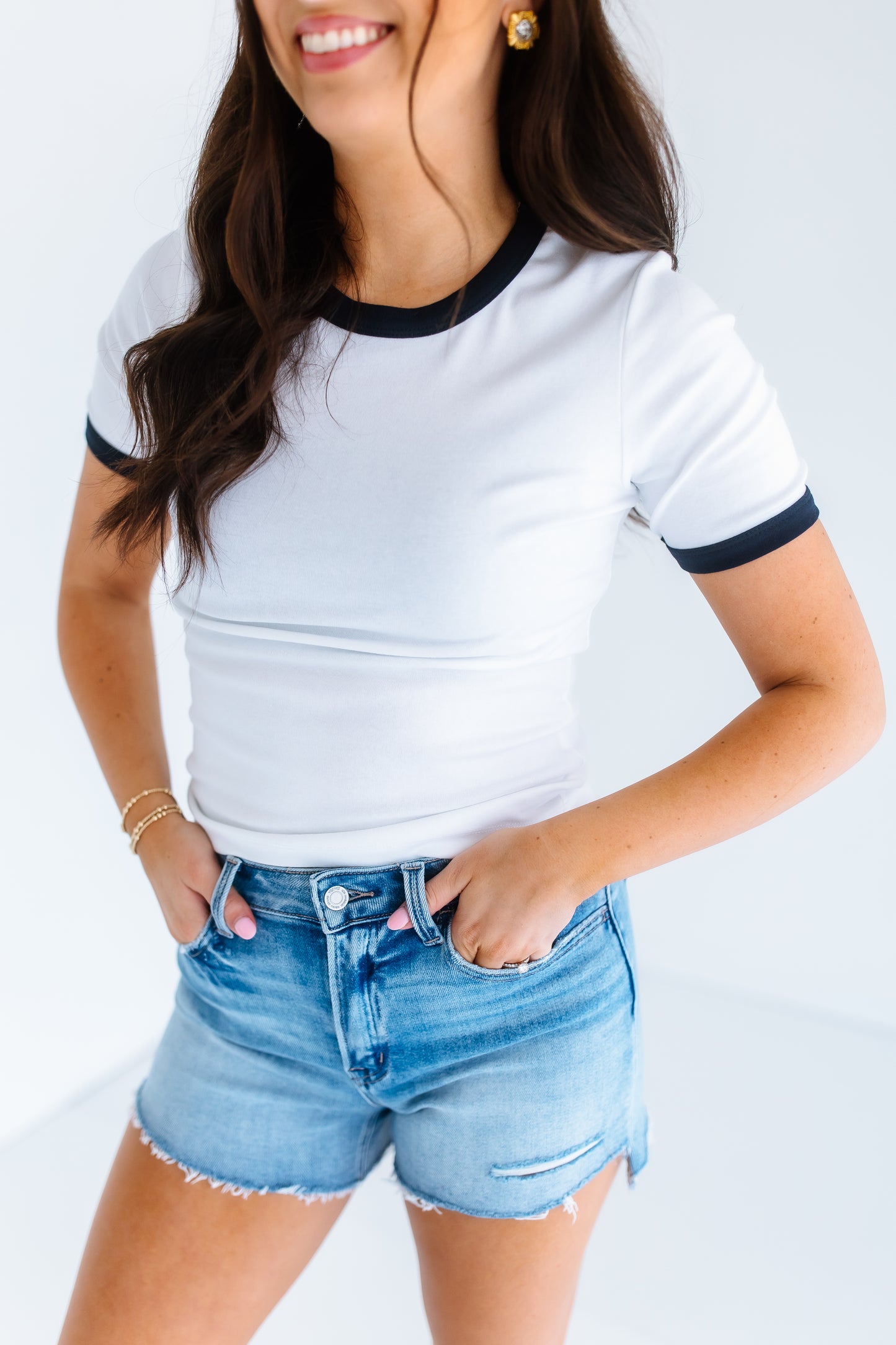 BASIC WHITE TEE TOP