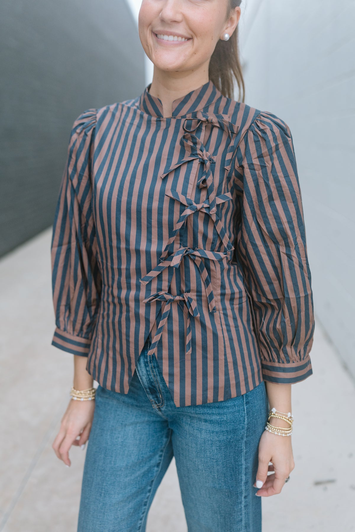 MORE AND MORE STRIPE BOW TOP
