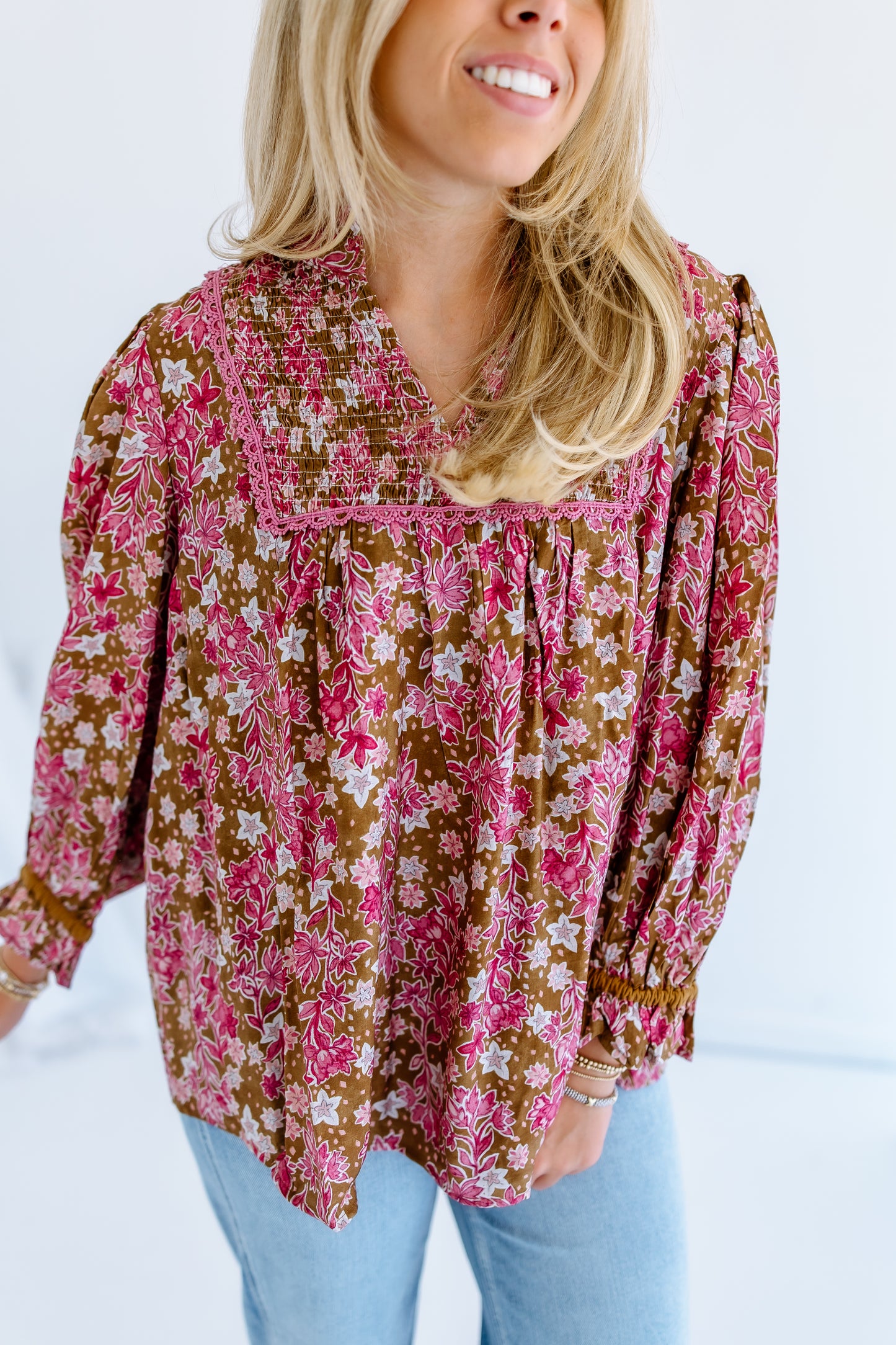 FRILLS FLORAL LACE TRIM TOP