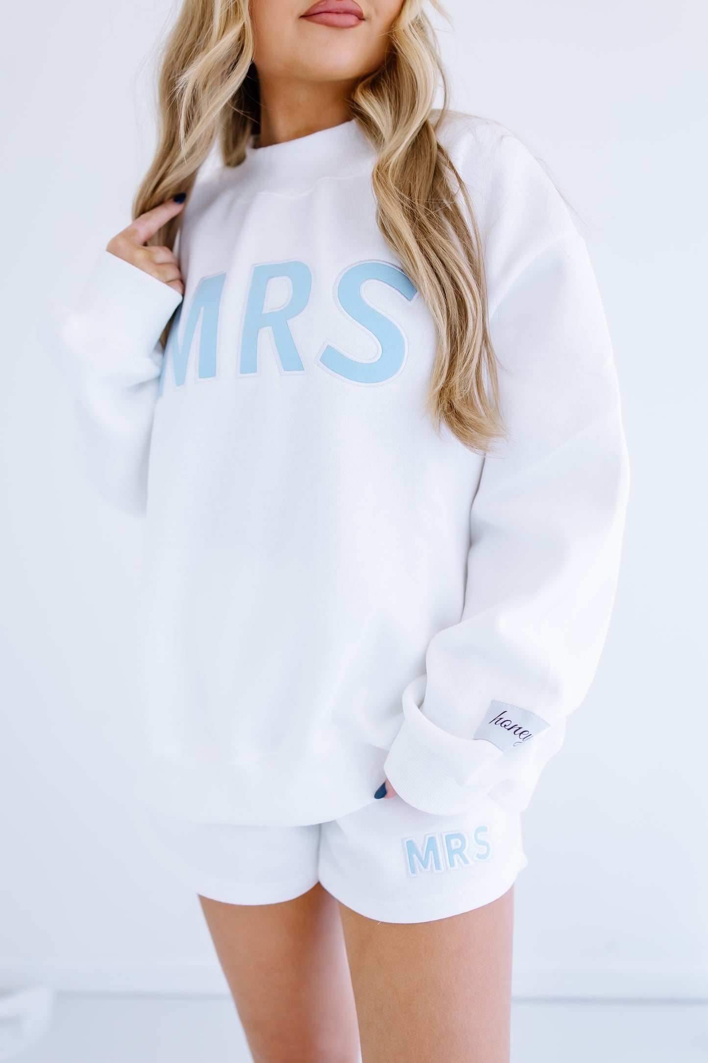 HONEY MRS EMBROIDERED MOCKNECK
