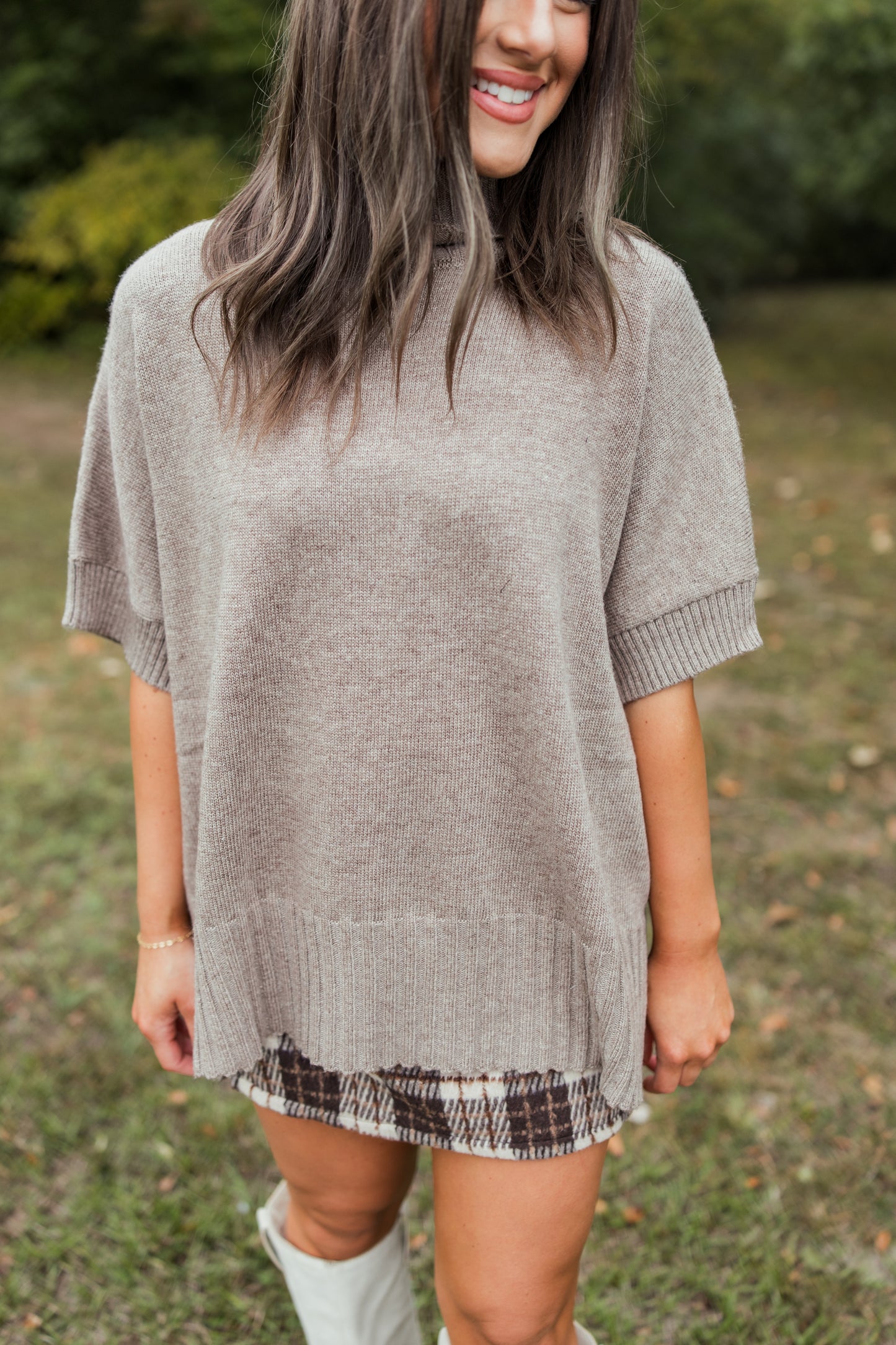 TURTLE NECK CAP SLEEVE SWEATER