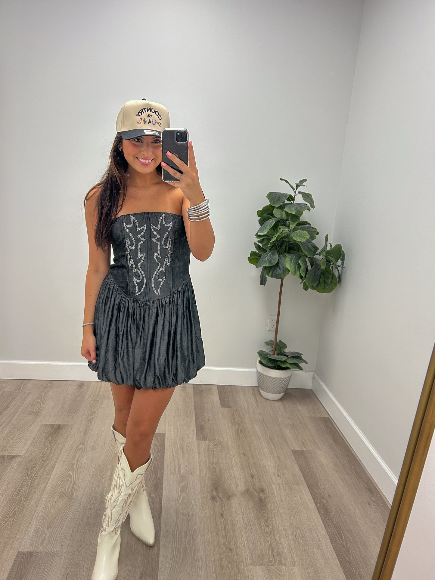 EMBROIDERY DESIGN PUFF BOTTOM DRESS