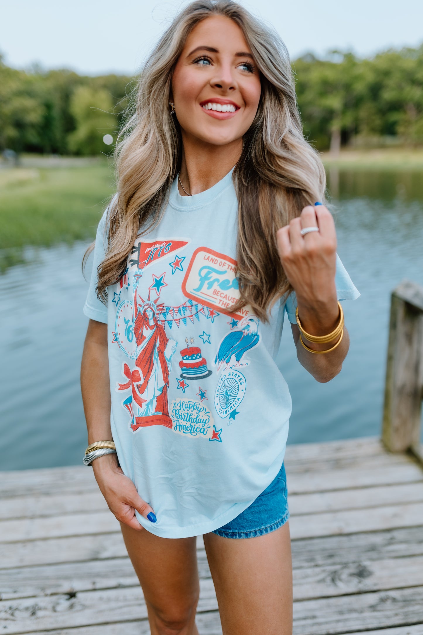 USA STICKER PATCH GRAPHIC TEE