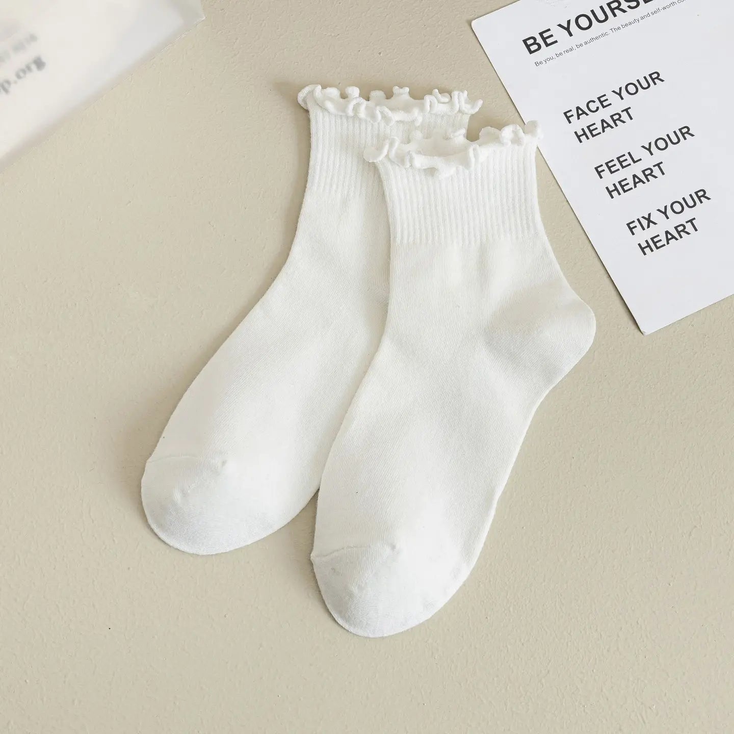 RUFFLE ANKLE SOCKS