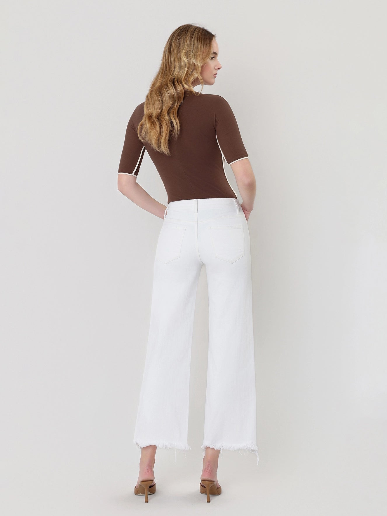 HIGH RISE UNEVEN RAW HEM WIDE JEANS