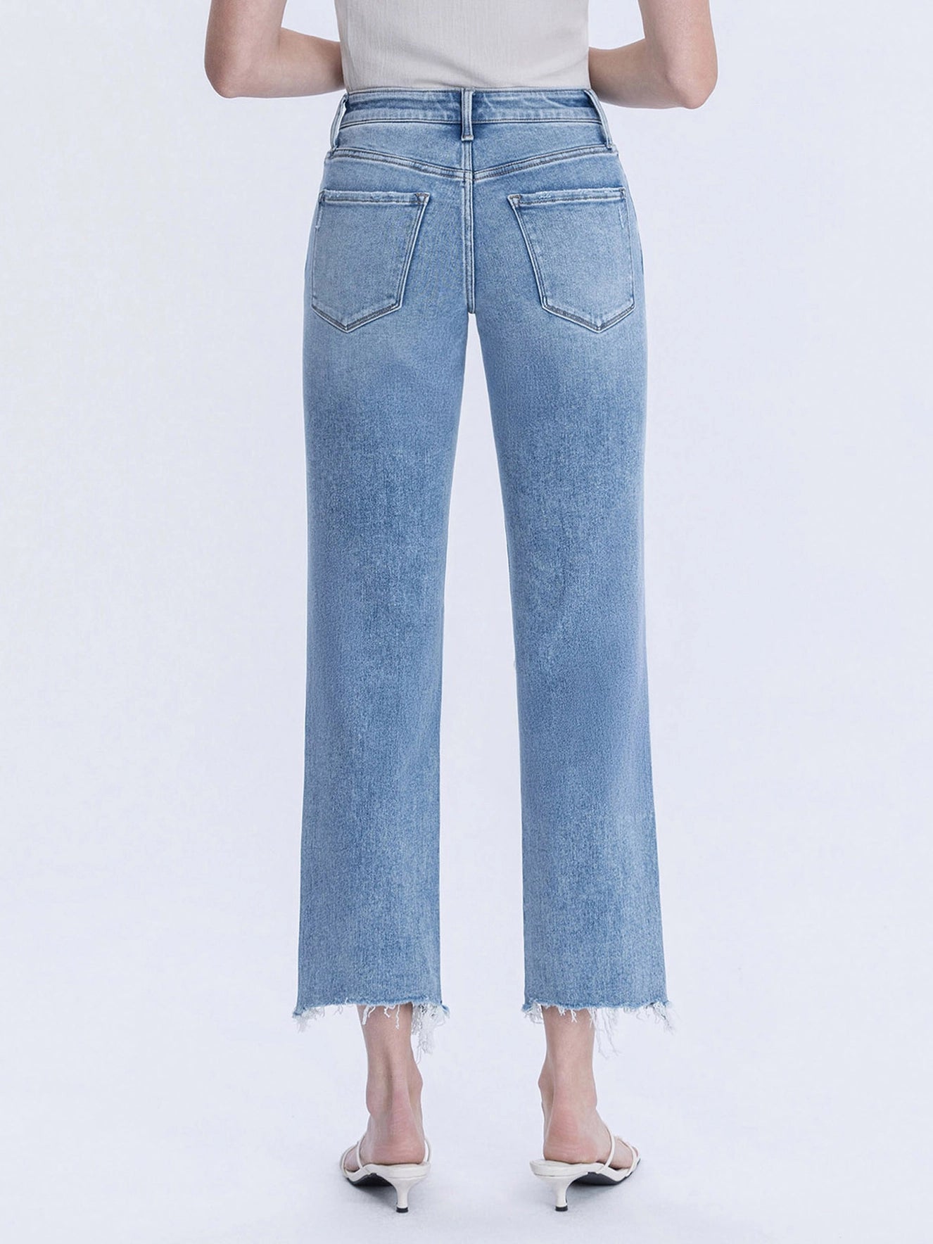 HIGH RISE DISTRESSED RIGHT KNEE STRAIGHT JEANS