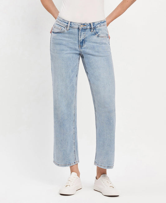 LIGHT WASH MID RISE DAD JEAN
