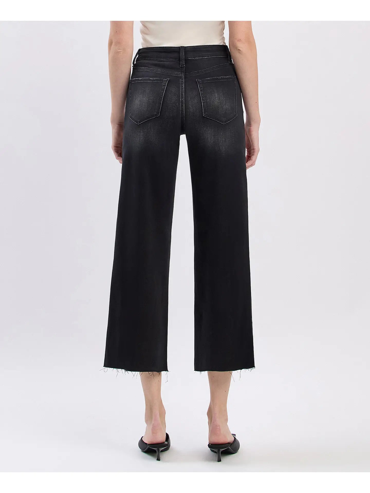 HIGH RISE CLEAN CUT CROP SLIM JEANS