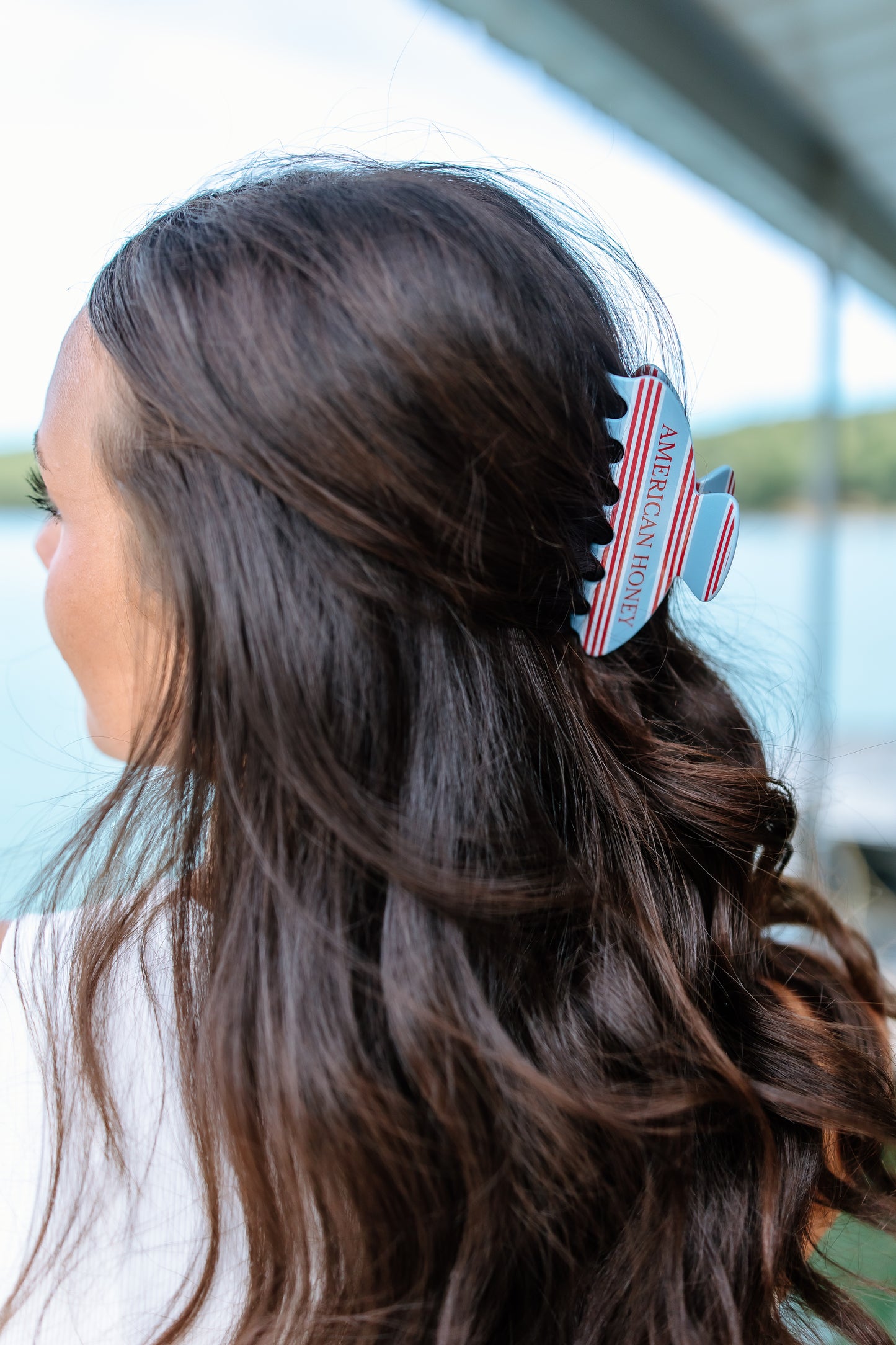 AMERICAN HONEY HAIR CLIP