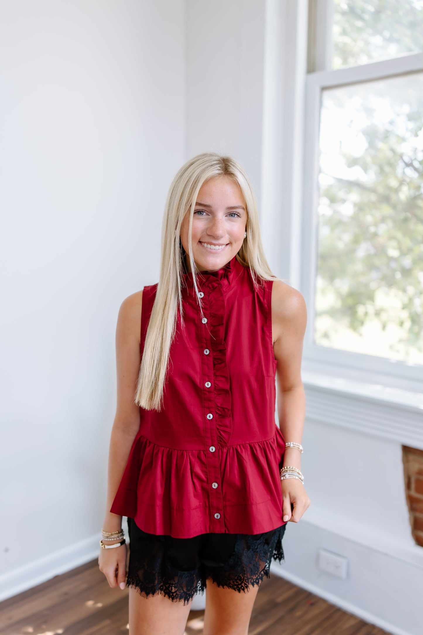 ITS BEST BUTTON DOWN TOP