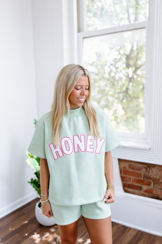 HONEY SEAFOAM AND PINK SHORT SLEEVE MOCKNECK