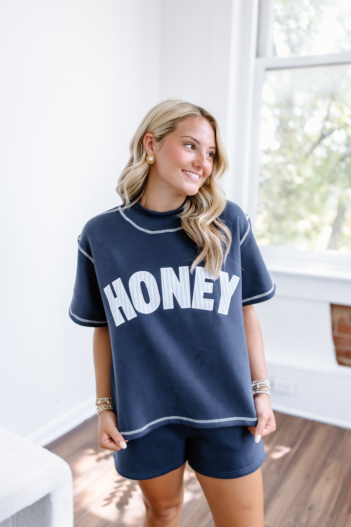 HONEY NAVY SHORTS
