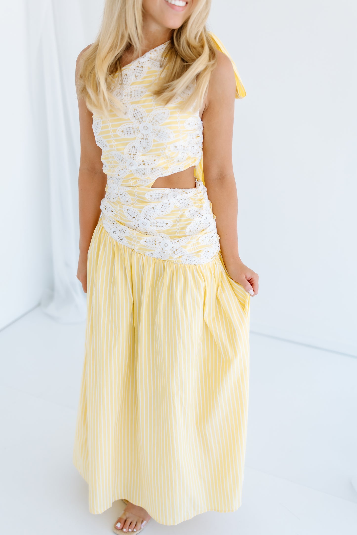 ONE SHOULDER SIDE CUT OUT MAXI DRESS