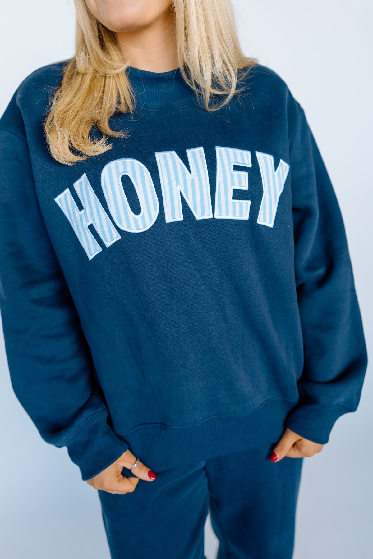 HONEY NAVY SEERSUCKER MOCKNECK
