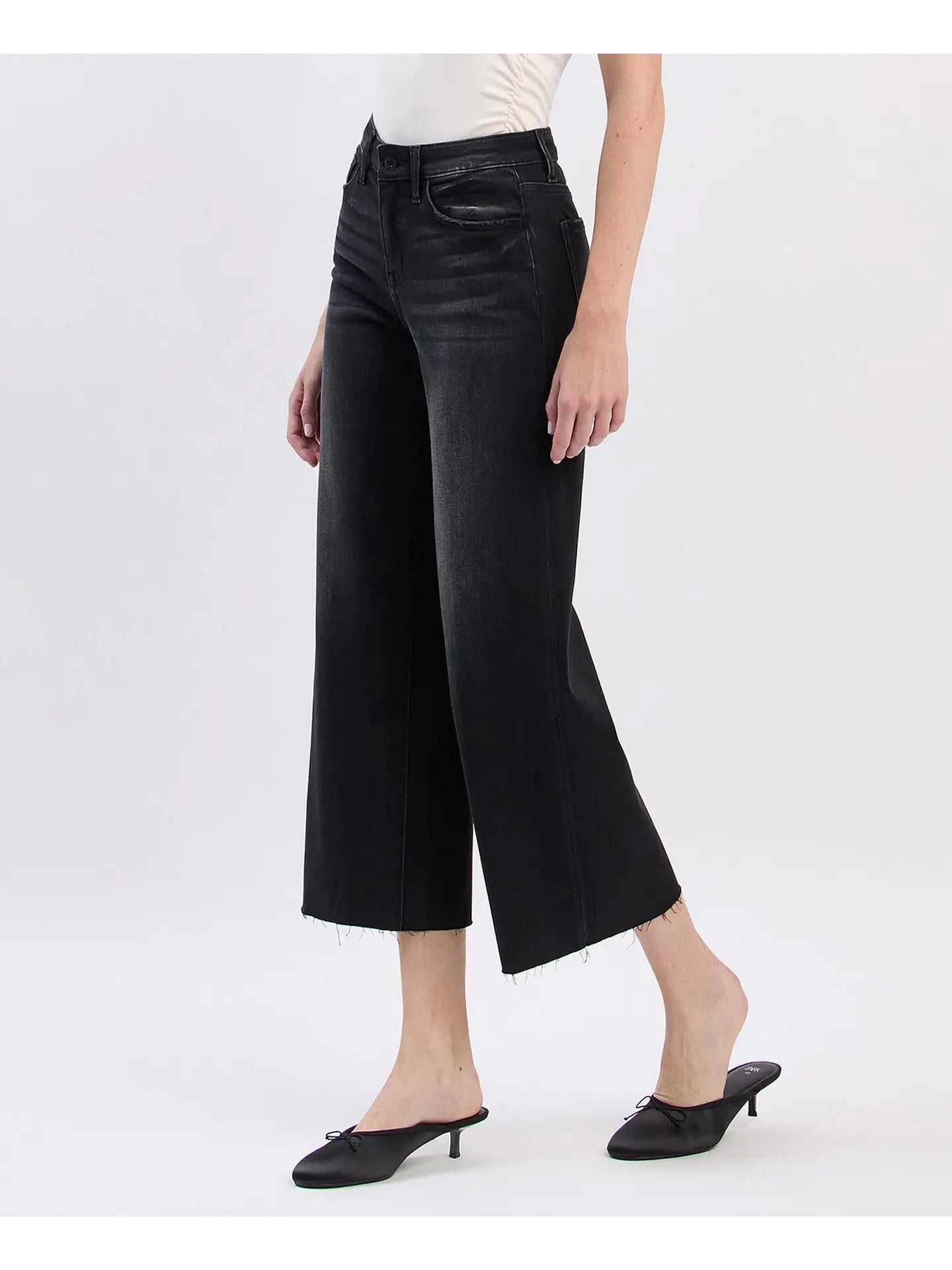 HIGH RISE CLEAN CUT CROP SLIM JEANS