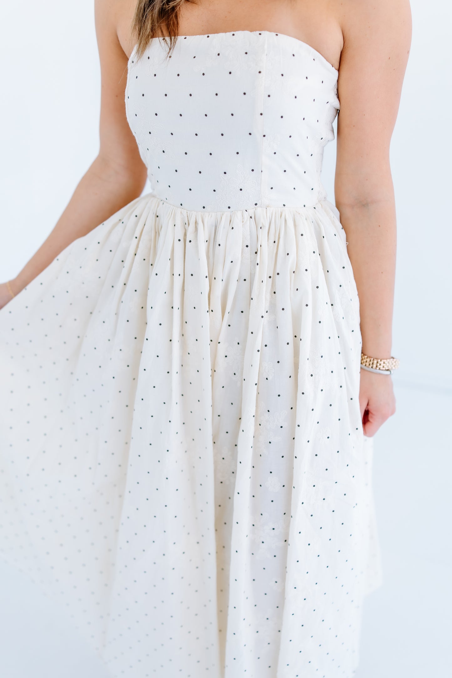 SIMPLE AND SWEE POLKA DOT MIDI DRESS