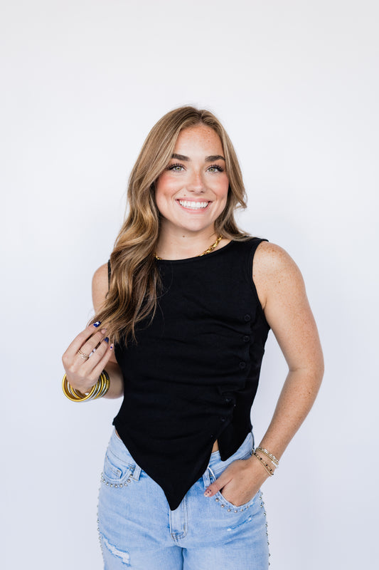 BUTTON DOWN DETAIL TANK