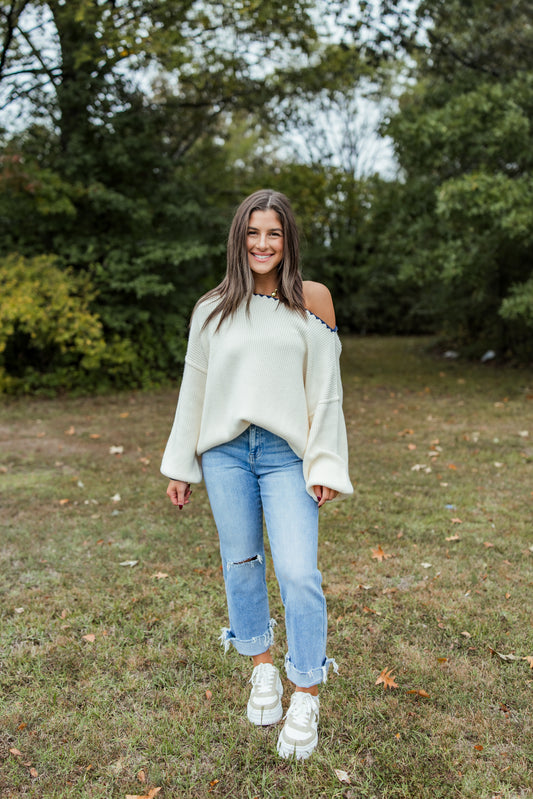 TRIANGLE STITCH SWEATER