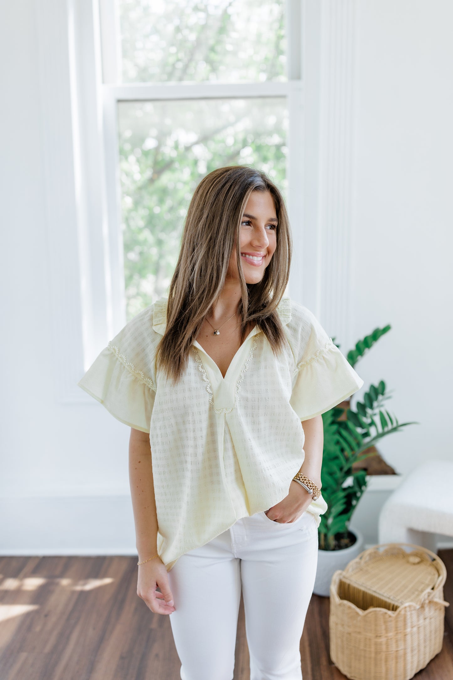 LACE TRIM BASIC TOP (2 COLORS)