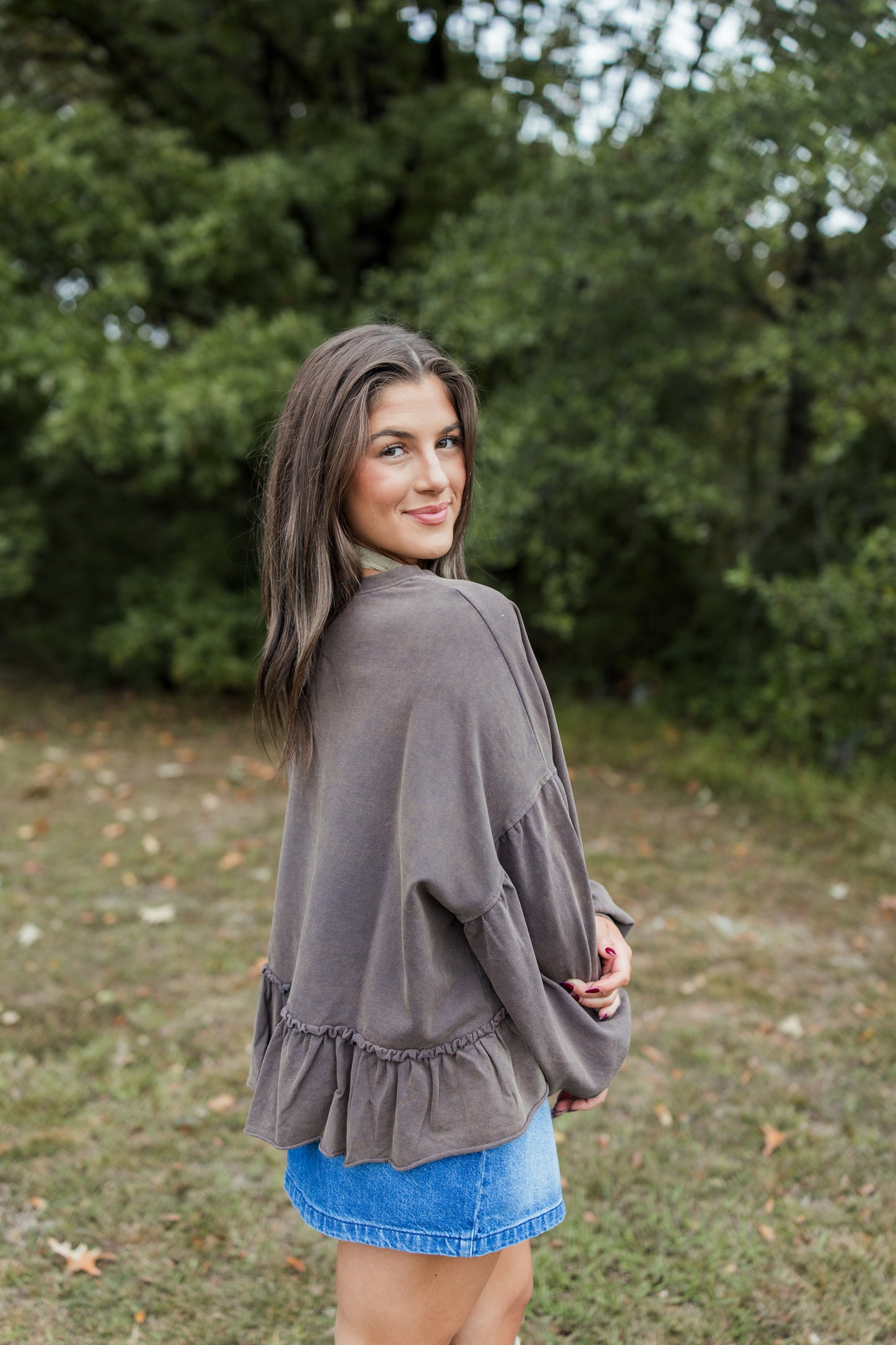 WASHED RUFFLE HEM SWEATSHIRT