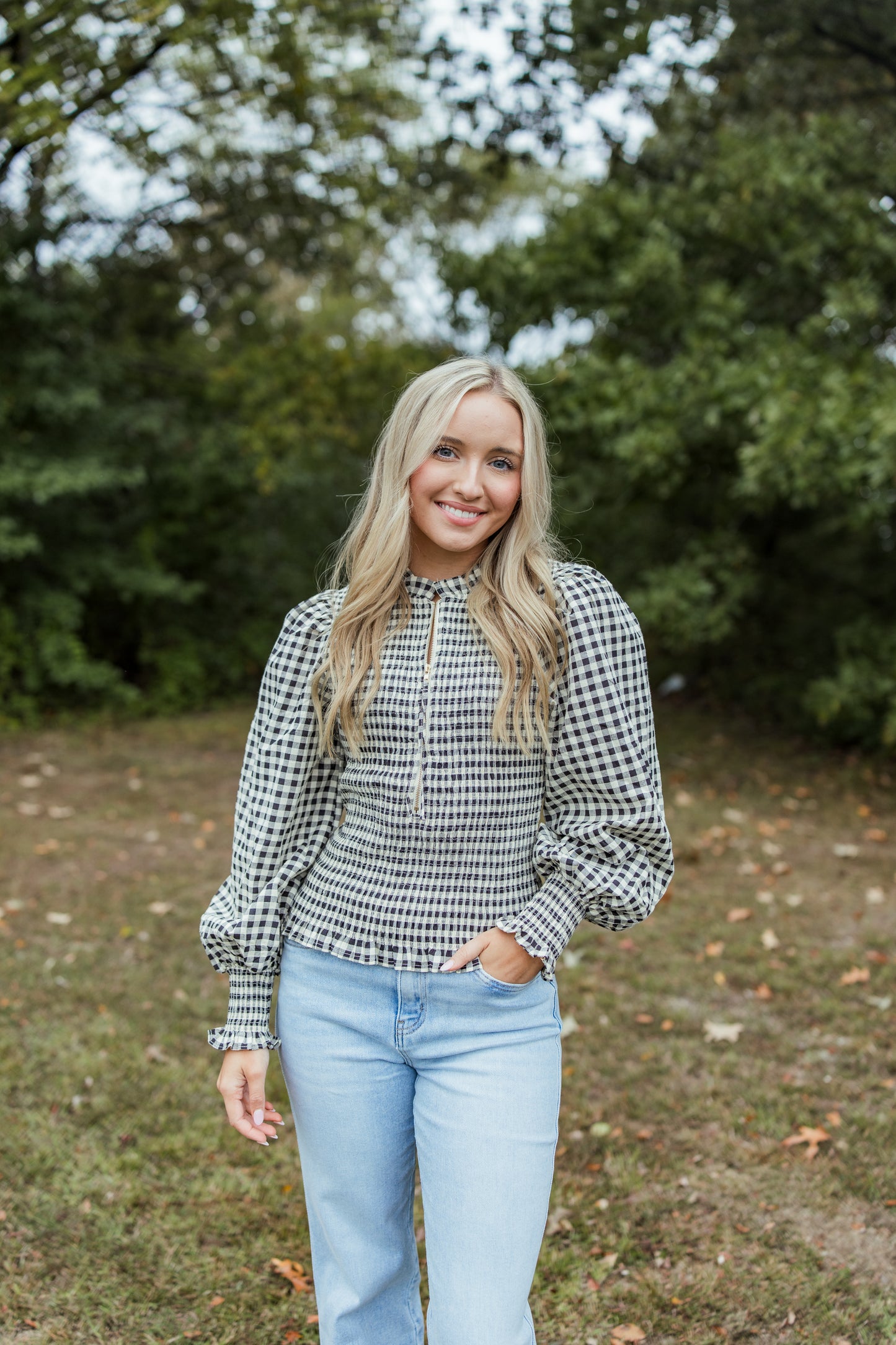 SMOCKED GINGHAM PUFF SLEEVE TOP