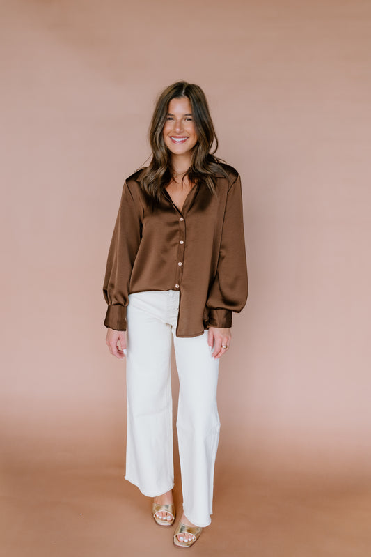 V-NECK COLLAR BUTTON DOWN SHIRT