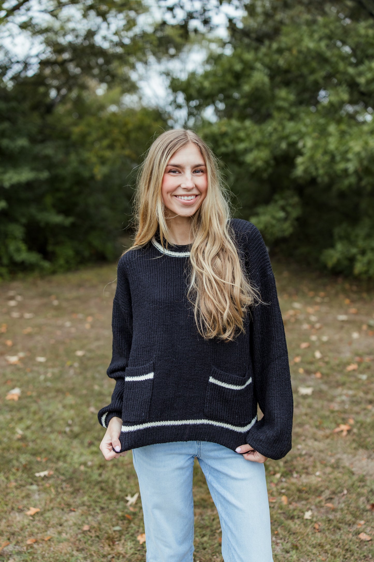 CREW NECK LONG SLEEVE DETAIL SWEATER