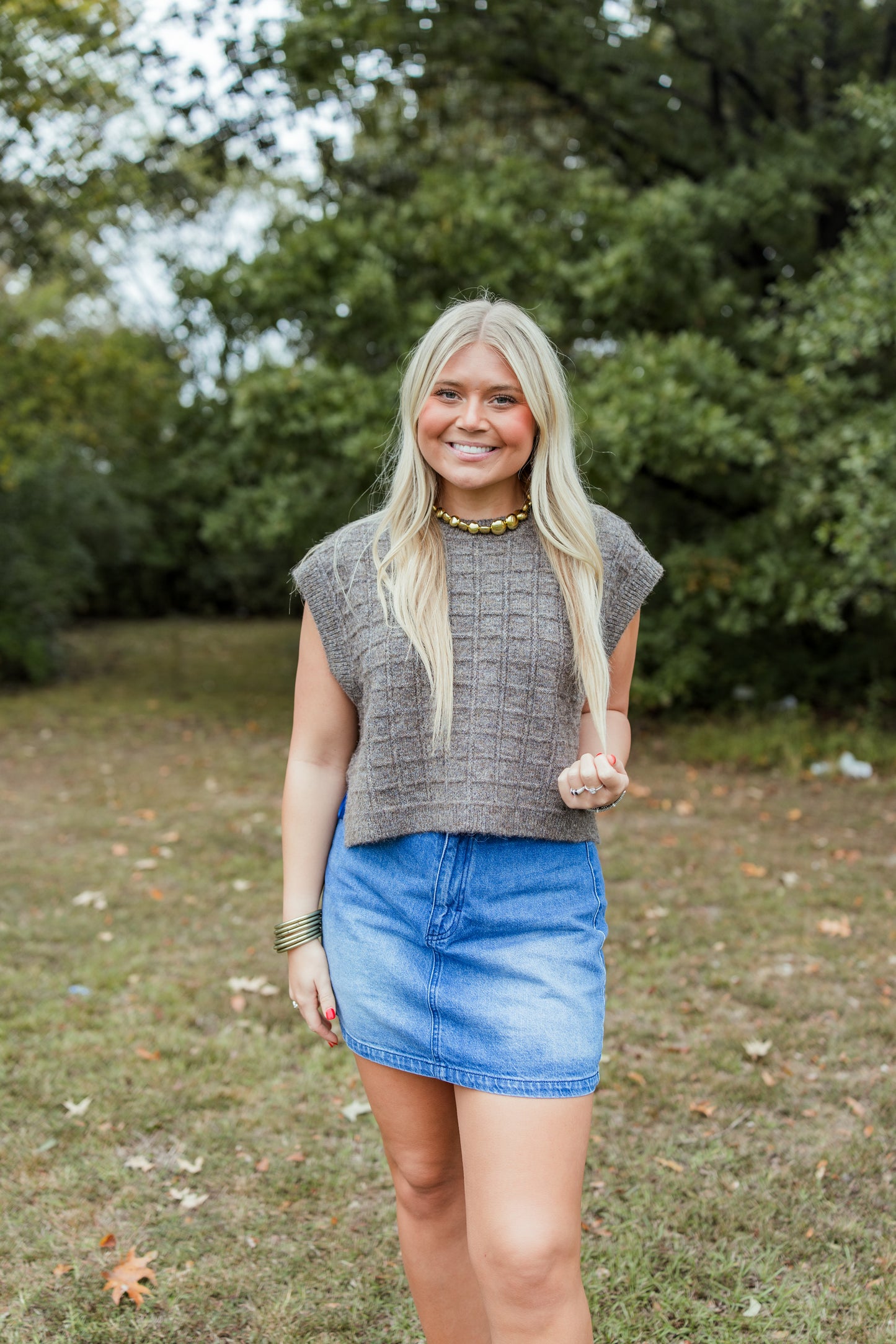 TEXTURED PATTERN SWEATER VEST