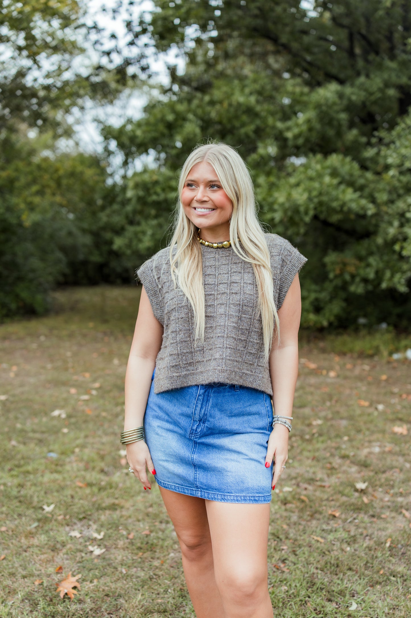 TEXTURED PATTERN SWEATER VEST