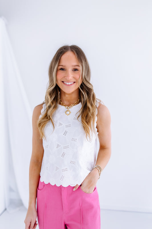 EYELET SCALLOP EDGE TOP